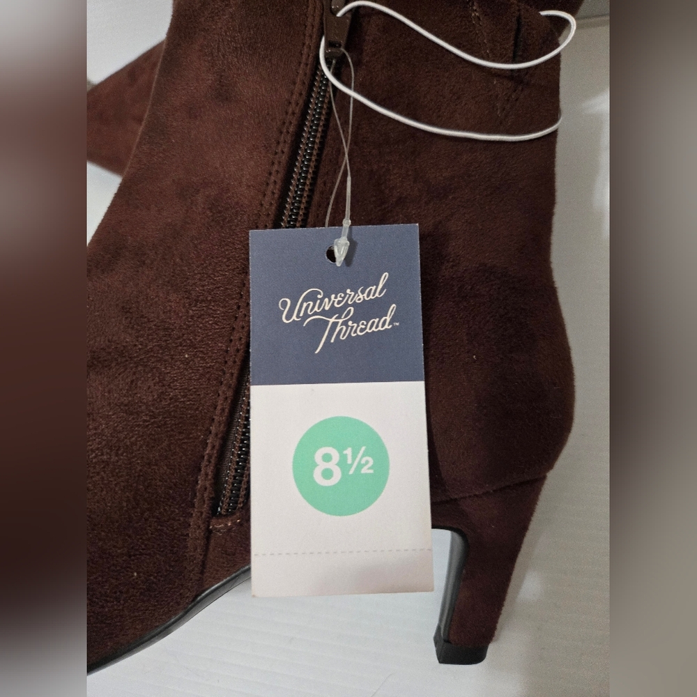 Brown Faux Suede Boots, Zips Up the Side, Universal Thread, Sz8.5, New With Tags - Picture 10 of 10
